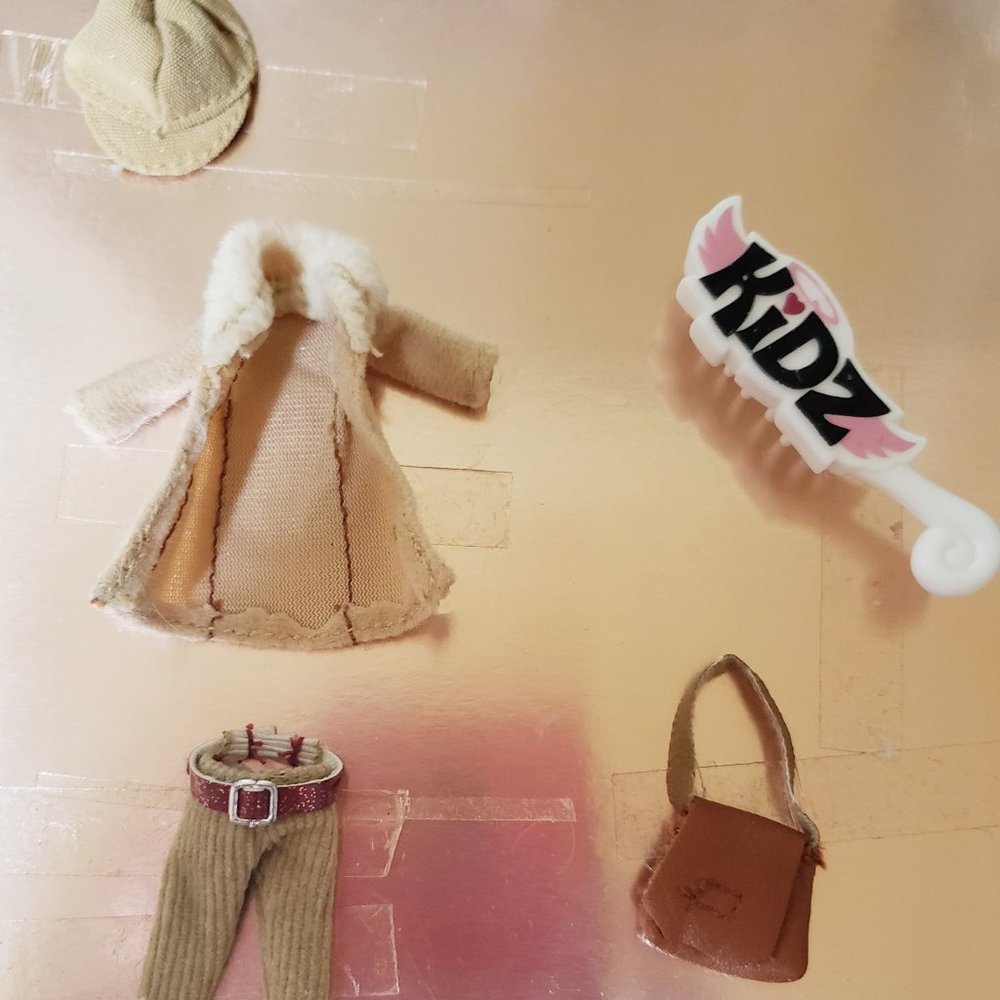 Bratt Doll kids Clothing & Accesories
